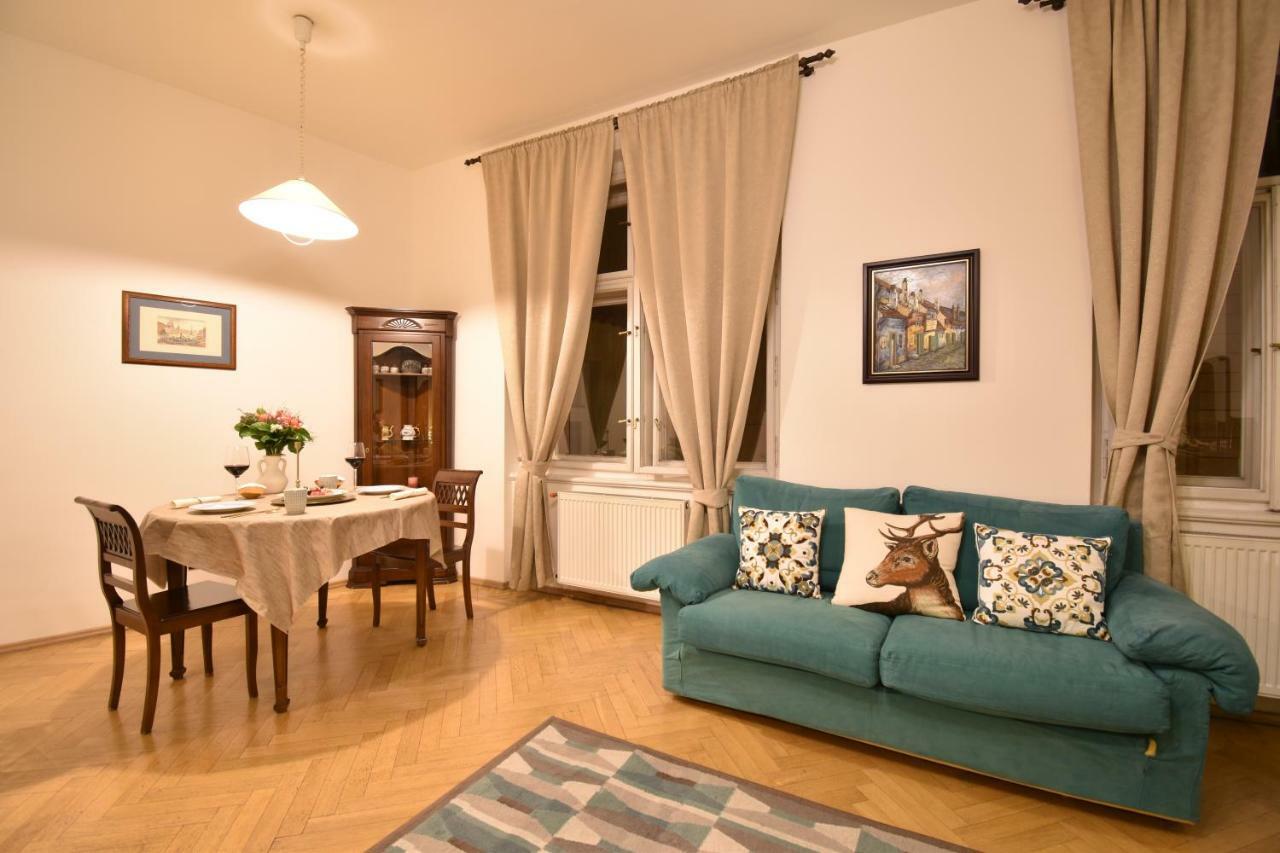 Cozy Flat By The Astronomical Clock Apartment Prague Exterior photo